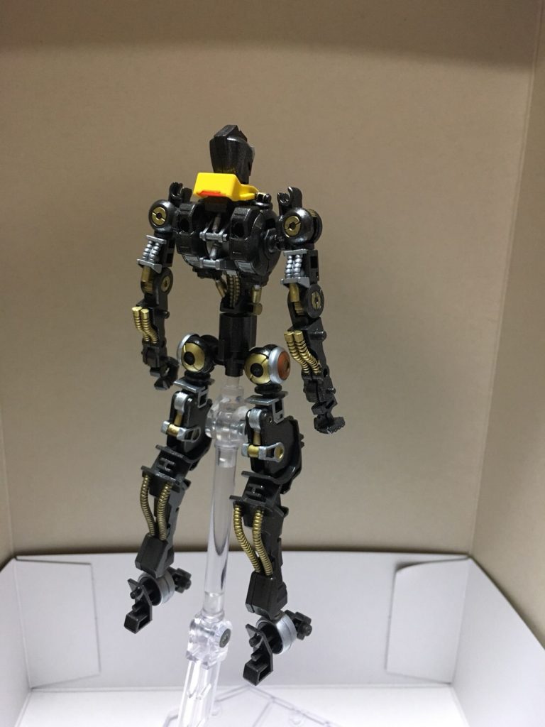 ガンダム・フレーム
多分1番派手に塗ってた時期のフレームになりますね。