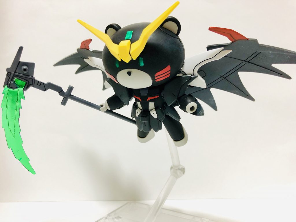 飛行ポーズもバッチリ