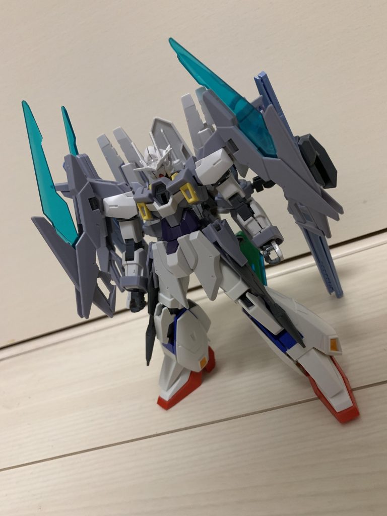 いろんな顔を試して一番しっくりきたダブルオー……アンテナどこ行った……