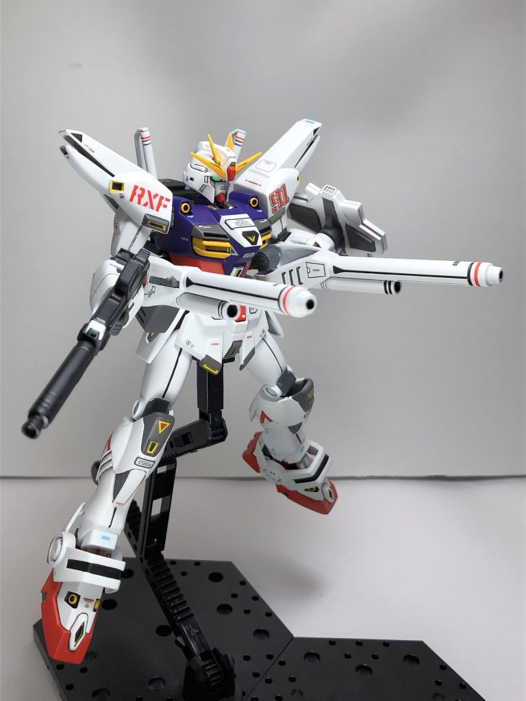 ヴェスバーかまえ 
握り手がないので、グリップ持てませんでした笑