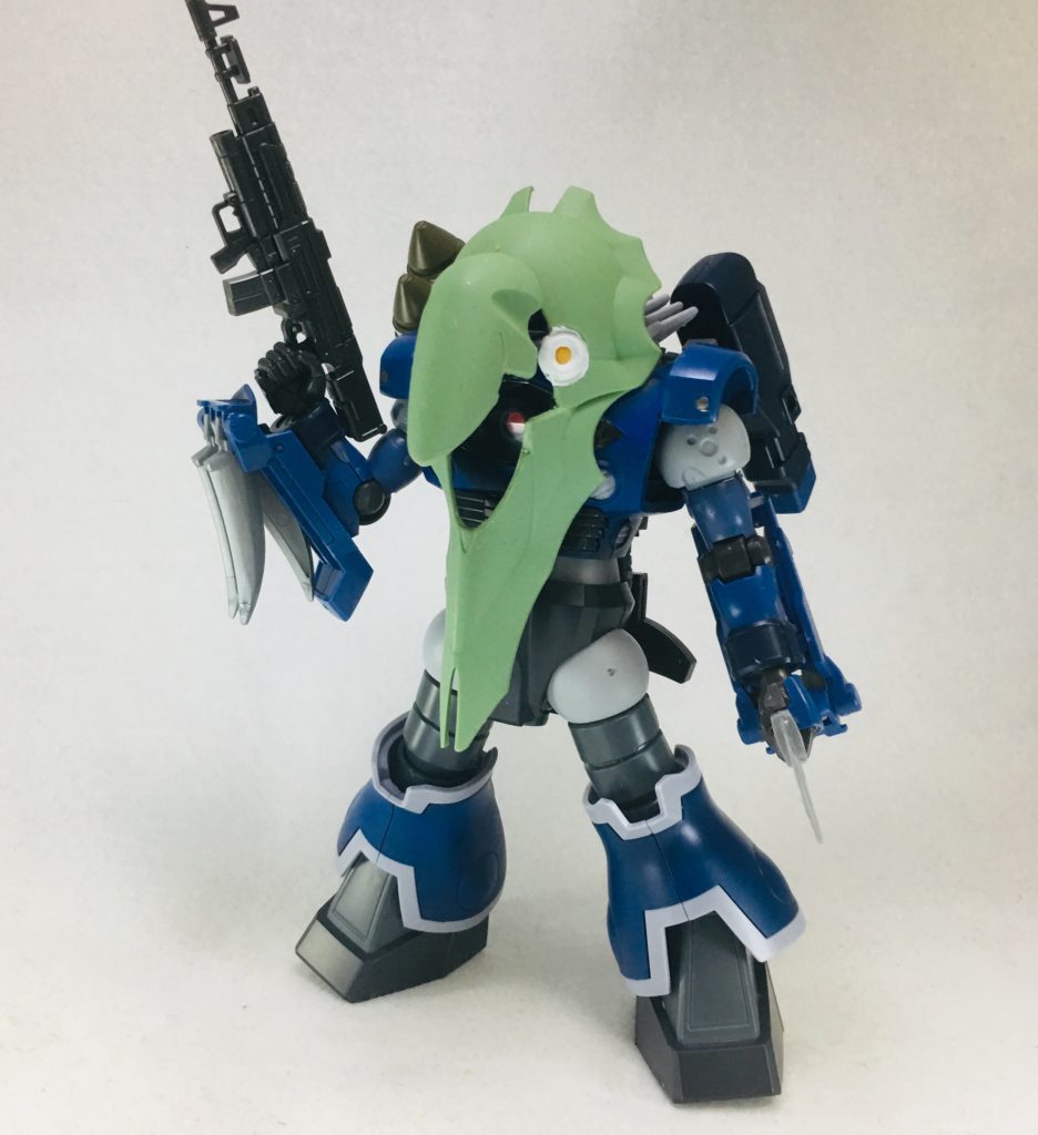 バインダーはちゃんと開閉。
隙間から怪しく光るモノアイは連邦のパイロットからはさぞかし恐ろしく見える……はず。