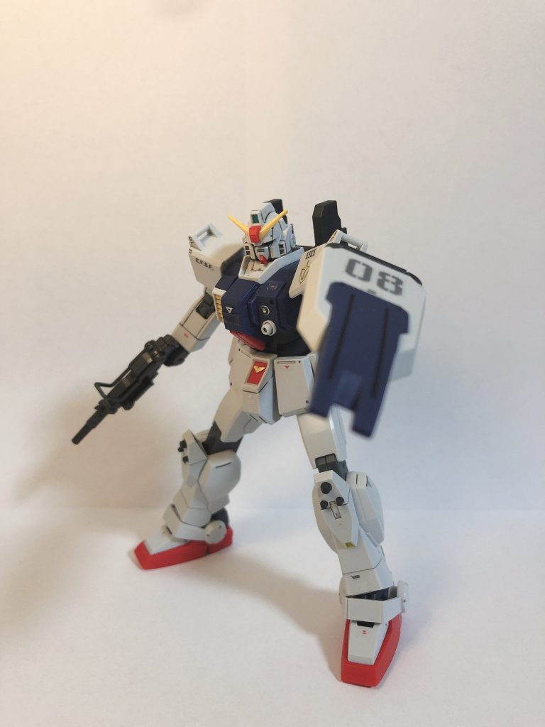 陸戦型ガンダム–3枚目/制作者：なんやかんやたえる