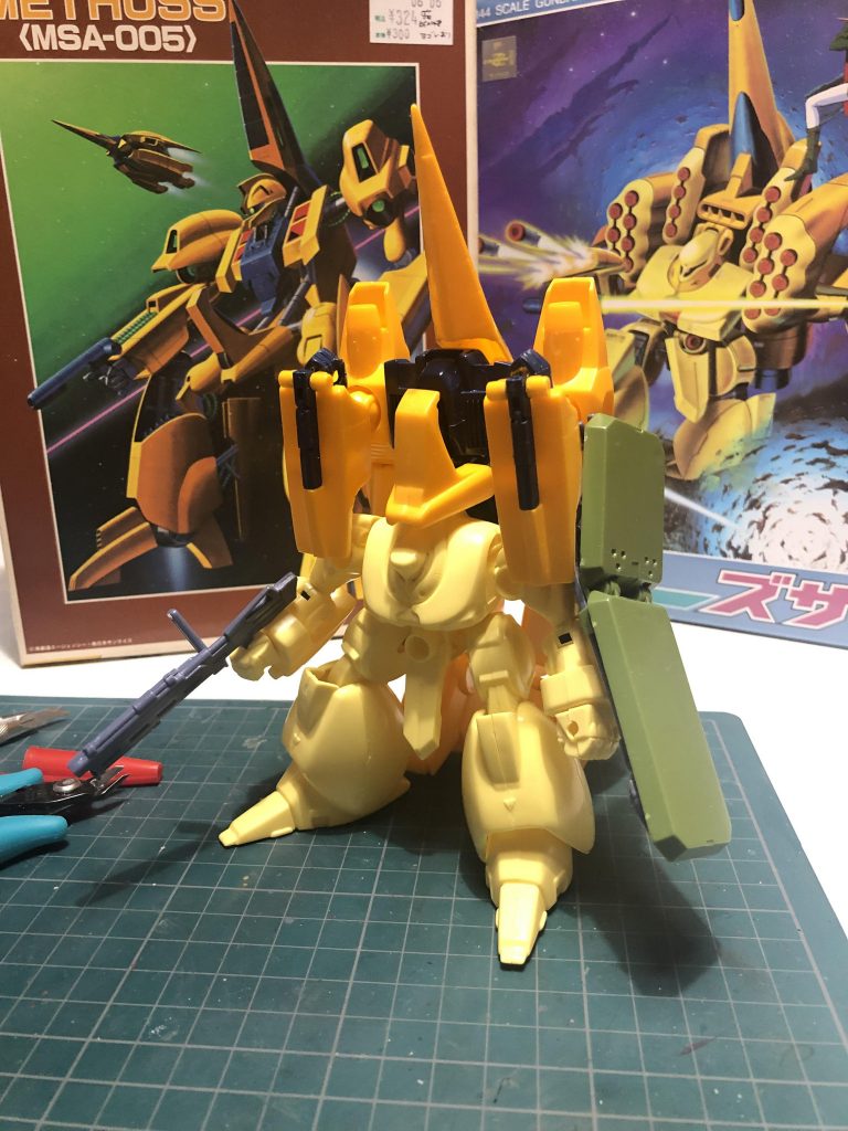 今回は夏休み企画Twitterフォロワーさん「大佐」さんの「サクッと旧キット」にての製作☆

メタスとズサのニコイチにするアイデアを形にしてみました☆

サイズ、一体感共に満足！

どっちもMY評価の低かったキットだけど我ながらめっちゃカッチョいいと思う☆