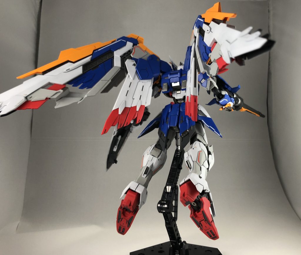 足裏も塗り分けをし、エッチングパーツで情報量を増やしています