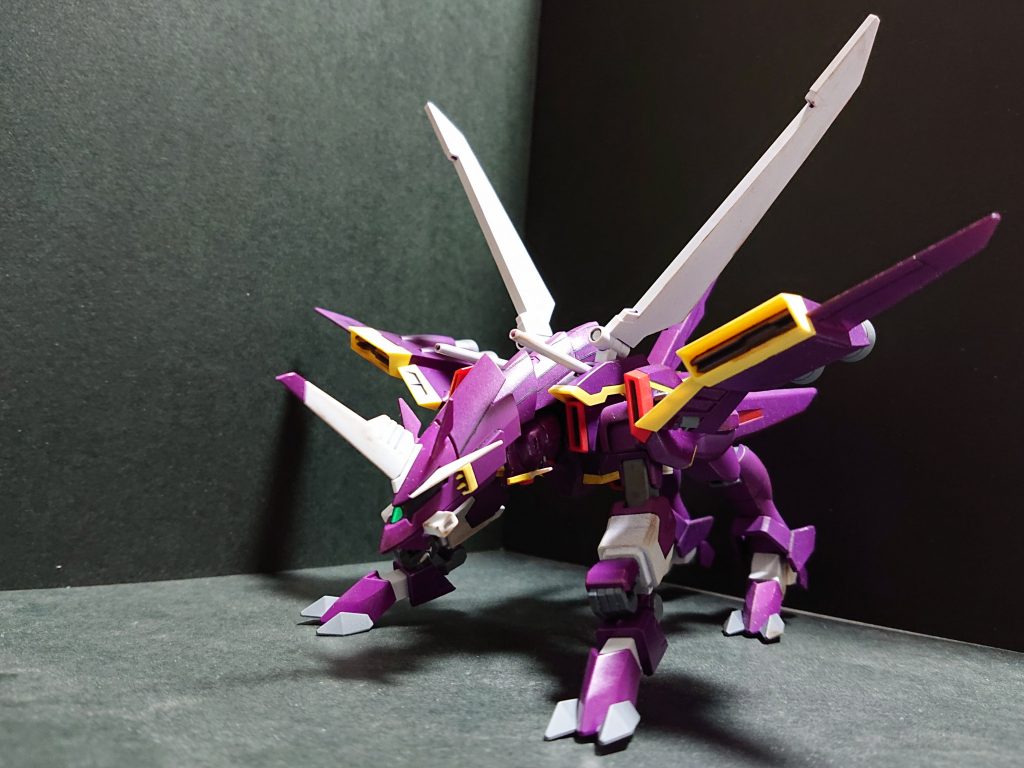 このようにしっかりとMA形状でラゴゥらしさが出せます。
ガイアガンダムとラゴゥのバーニヤが合わせて12個あるので、機動力が半端ない設定ですww