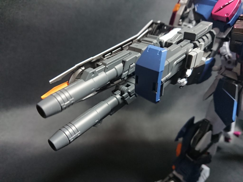 主にHG用のカスタマイズパーツから組み立て。

２連装ビームライフル、ゴッドフリート、アークエンジェル級戦艦より。
その名の通り戦艦並みの火力で敵を圧倒する。