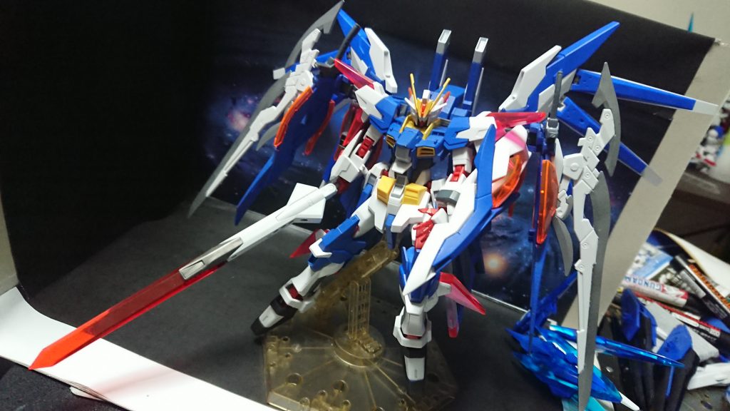 肩の位置を下げながらバックパックの調整