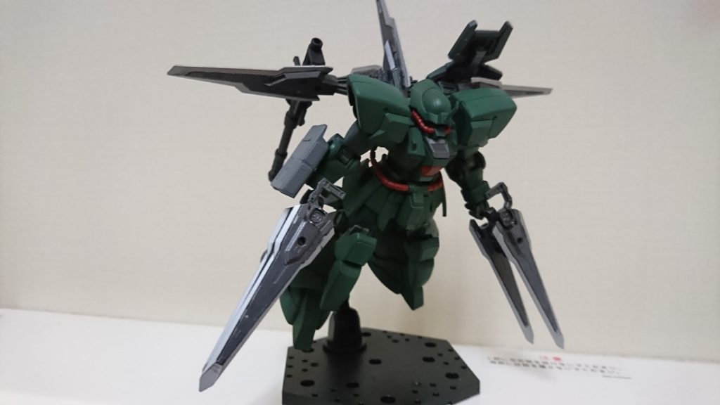 ビットとしてだけでなく、手持ち武器(遠近両用)としても使えます。