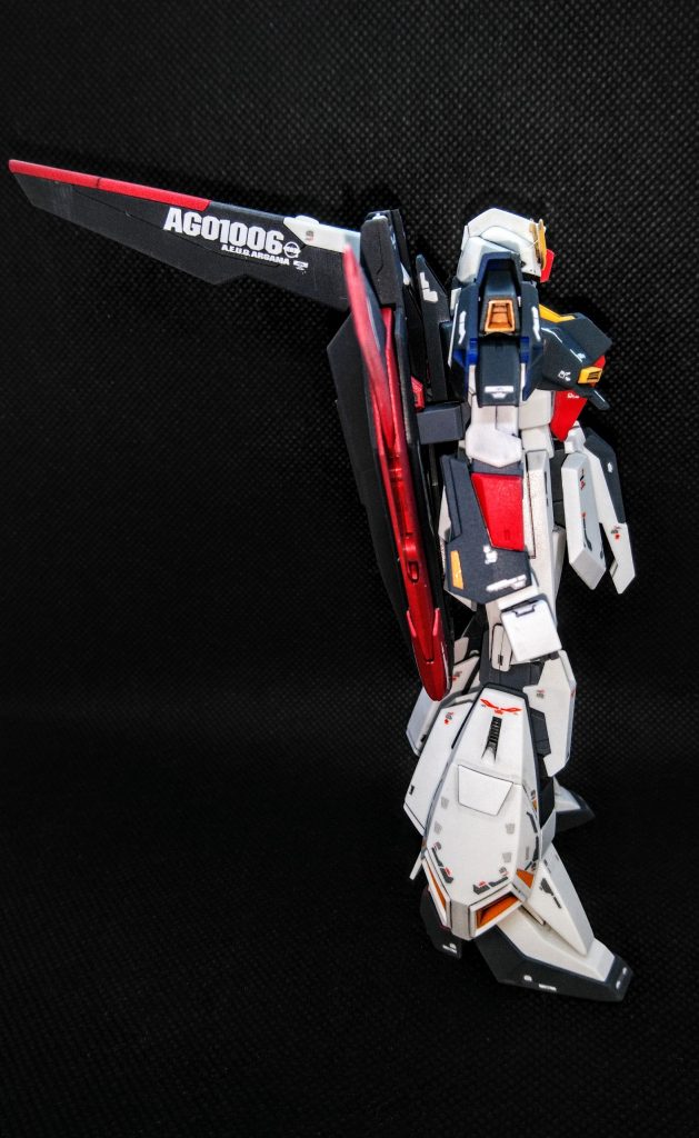 この商品は【GUNPLA evolution project】の第一弾ということで、変形機などによくみられる
「可動域の制限」
「不自然なプロポーション」
「プラモデルとしての強度不足」
等を全て解消するべく、新しく作り直されたキットだそうです。