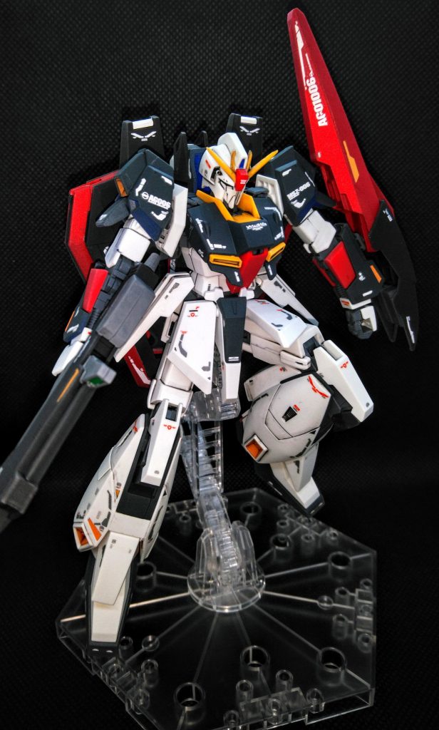 デカールはRGのリアリスティックデカール水転写式を使用してます。
カラーはネイビーブルーやメタルレッドでシックな感じで仕上げました。
変形機ということで、撮影時にパーツを引き抜こうとしたら

「ﾒｷｮｯ…」

あ…

となりまして(涙)またしても変形させられず。
デカール代は入らないそうなので、2000円コンテストで参加させて頂くことになりました。

では今回も御覧頂きありがとうございました。御意見御感想、いいねを頂けると嬉しいです。