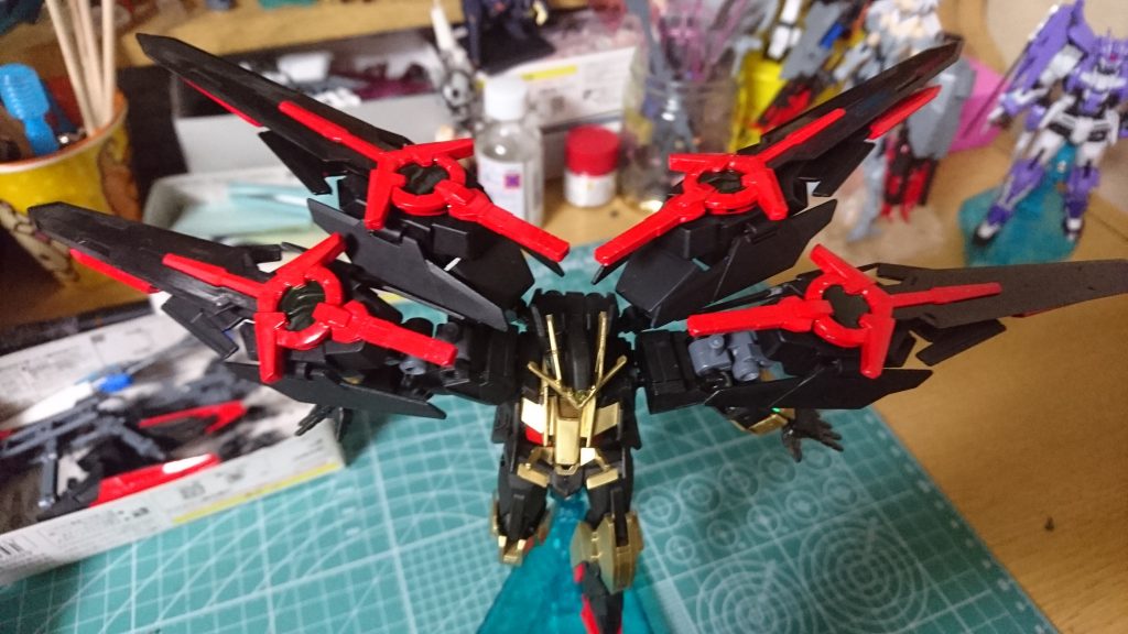 この頃のコンセプトは、GNドライブを4つ搭載している為、高起動かつ一撃離脱の機体。