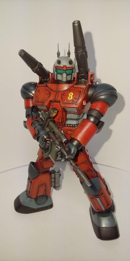 脚と胸に増加装甲を付けてます。