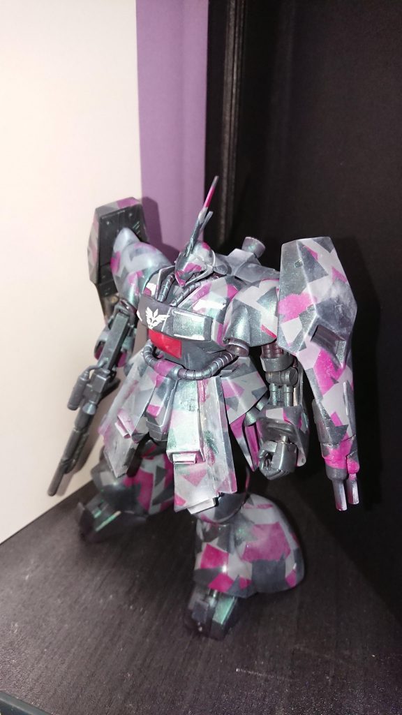 その為、サイコ兵器であるファンネルを取り、ノーサイコフレームヤクト・ドーガを作ろうとしました。