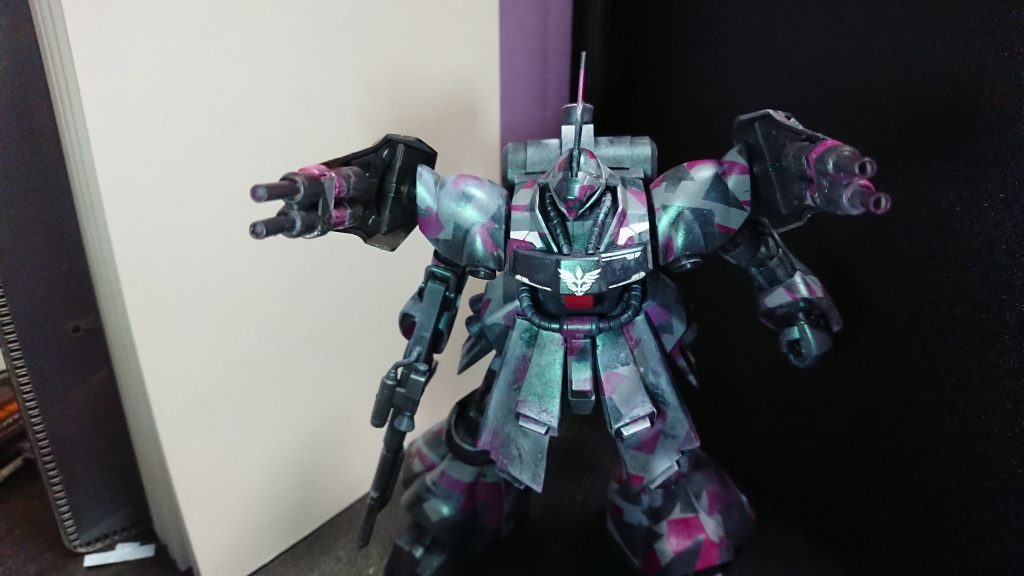 また、両肩には砲を取り付けました。
見たとおり、元ファンネルです。