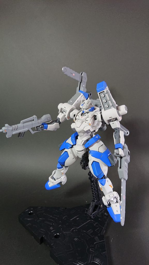 乱戦になった場合などはフル装備使用し戦います。