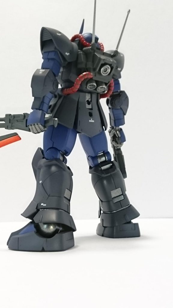 関節、バーニアはメタリックカラーの光沢仕上げです。