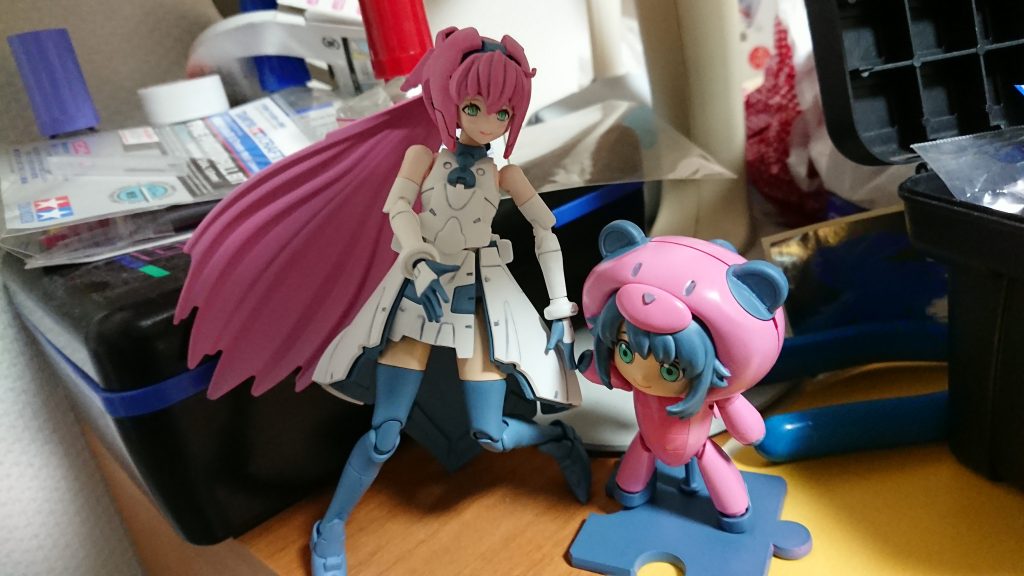 「カラーチェンジ、しよっ」
これがやりたかった!
身長差ありすぎてまるで親子になったけどw
抱っこさせるとあちこちが干渉しまくるから不可能でした…(。-ω-)
決してモモちゃんが重たいわけでは(文章はここで途切れている)