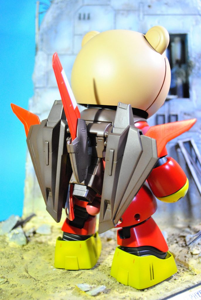 その翼は落ちることを知らない。
 バタコフレーム搭載により、頭を交換するだけで、どんな傷も回復させ、フルパワーで戦うことができる。