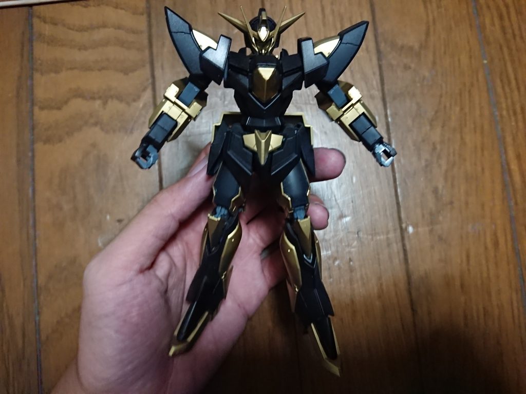 カラーリングは前から決めてた黒・金