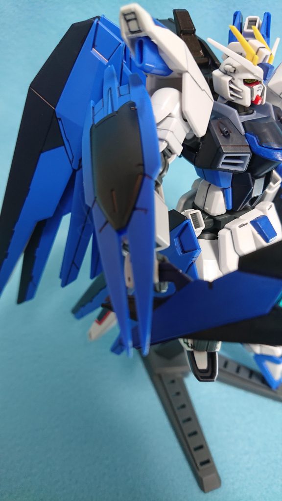 腕部はストライクから流用、シールドはシュヴァルベグレイズから流用しました