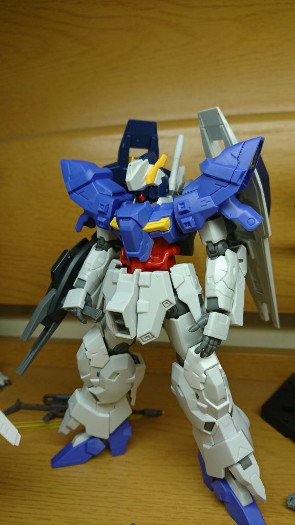 最初はアドバンスドヘイズルの頭部と悩んでいました。