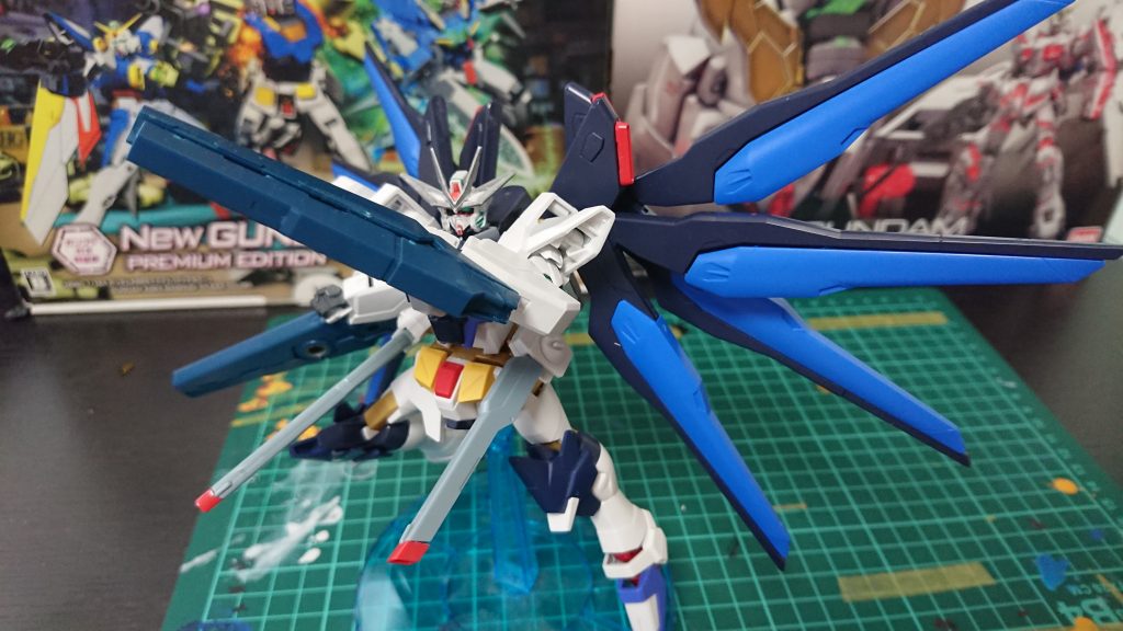 実はこんな画像もあるんですが投稿を渋りました、理由としてはもう存在しないからです。改造した時に使ったパーツはストフリです。ポリとか交換するのは大変でした、なんせ全ての関節がユルユルでしたから、それでは次の作品で!