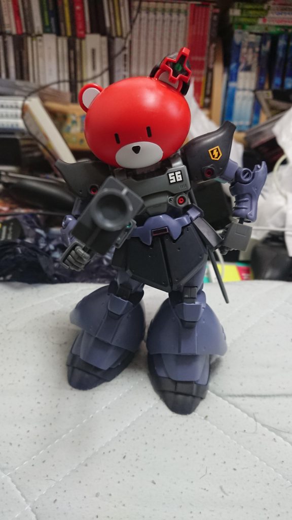 可愛いポーズ。
ジャイアントバズの弾頭が飛んでくる恐怖。