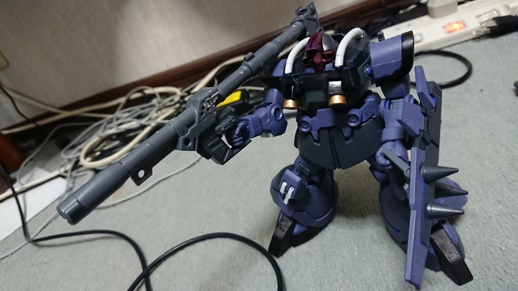 【ジャイアントバズ】
大型の実弾火器。対艦用装備であるため、抜群の破壊力を誇る。弾頭の数は、6発。