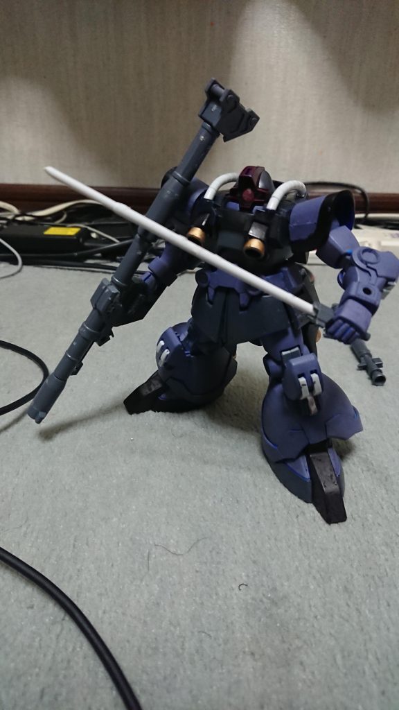 【ヒートサーベル】
使い捨ての格闘兵装。MSの装甲を熱した刃で切り裂く。