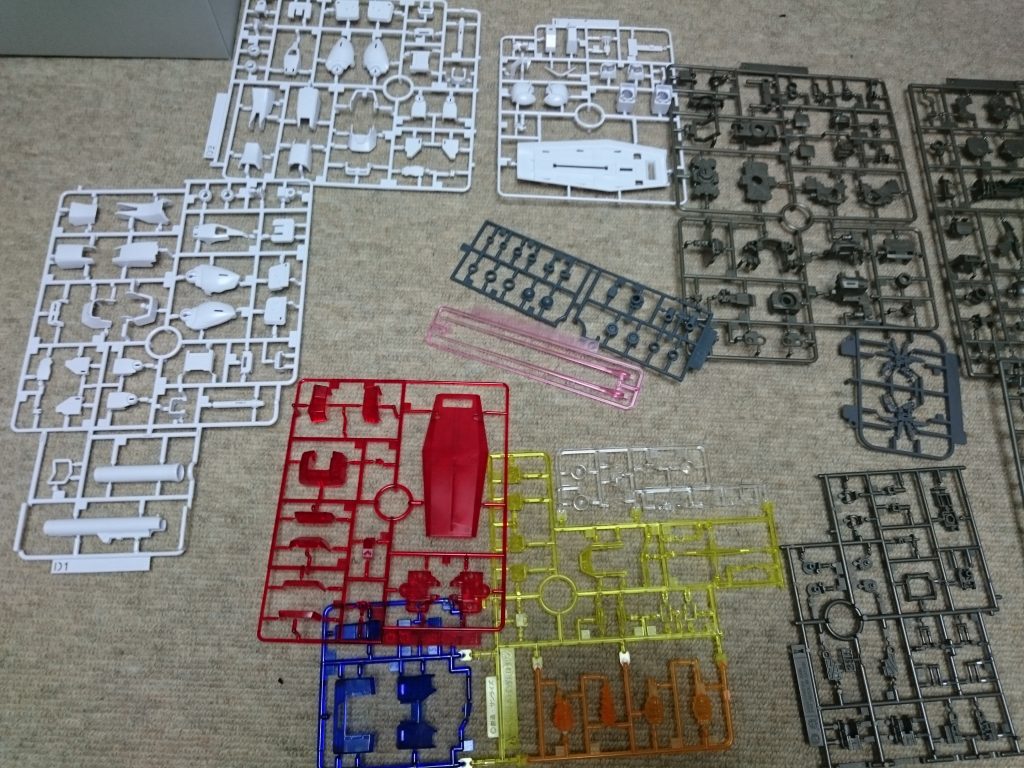 ランナーなど。白パーツは貧弱