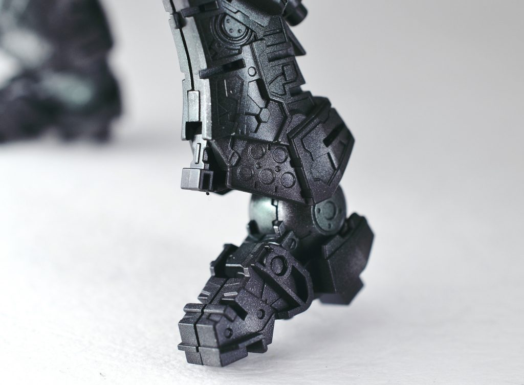 内部フレームもサイコフレームっぽく偏光パール（緑）を吹き付けました☆