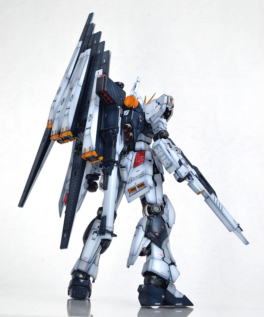 RG RX-93 νガンダム–3枚目/制作者：M.E.T.E.O.R