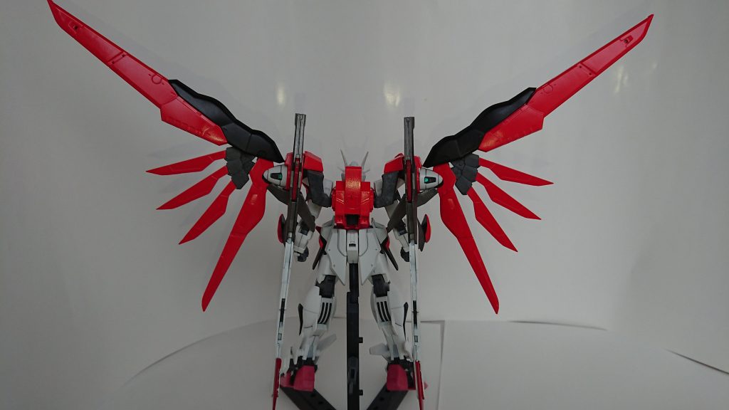 ※以下脳内設定

「このままじゃダメだ」

アミは確信した。最近見た00V戦記のモビルスーツと、リクのダブルオースカイを重ねていた。確かにダブルオースカイのポテンシャルはGBNでも最高峰だろう。しかし、これからの環境でも頂点に君臨しつづけられるのだろうか。

「私がなんとかしなきゃ」

シェリリンのようなシミュレーションではなく、自分の手でダブルオースカイを強化せねばならない。デスティニーの意匠を多く取り入れたとリクは語っていたが、本当にそうだろうか。あの巨大な羽なくして、何がデスティニーか。光の翼なくして、何がデスティニーか。

「よし。これで…！」

赤く染められたダブルオースカイは「インスペクション」の名を冠して発進の刻を待つ。