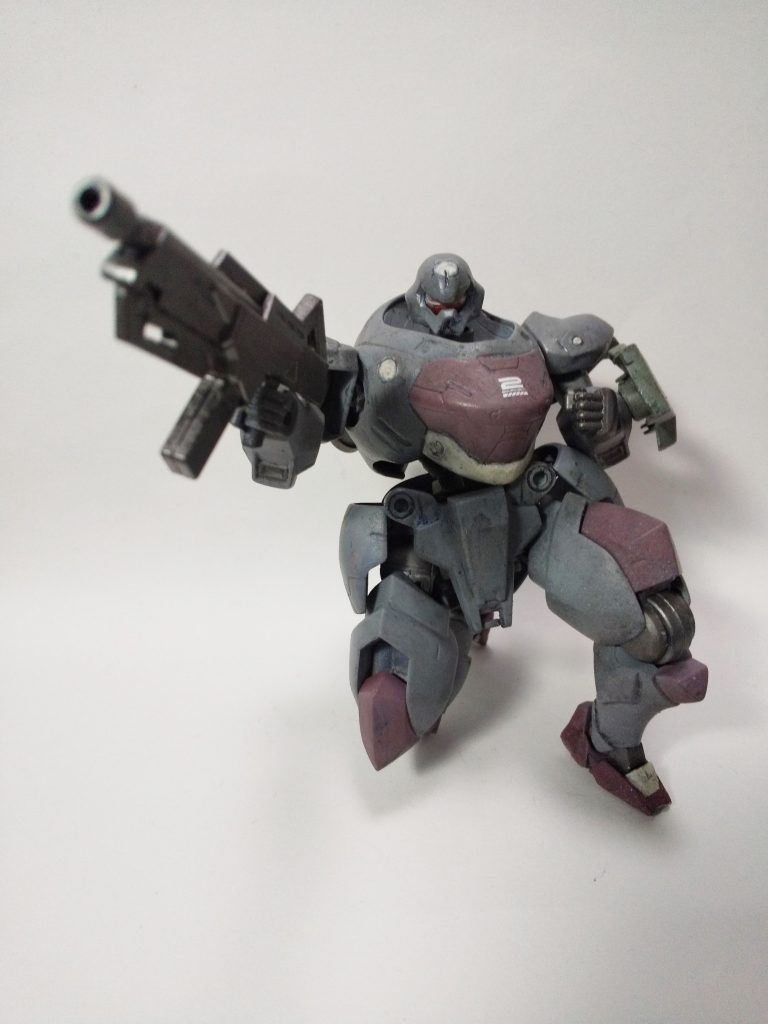 マンロディの胴体と百錬の足の組み合わせが気に入ってます。可動域も意外と広いです。