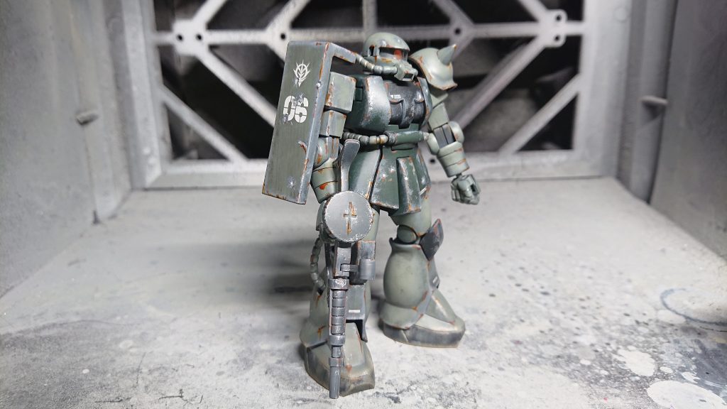 各所に錆び、スレ、弾痕をつけてみました。