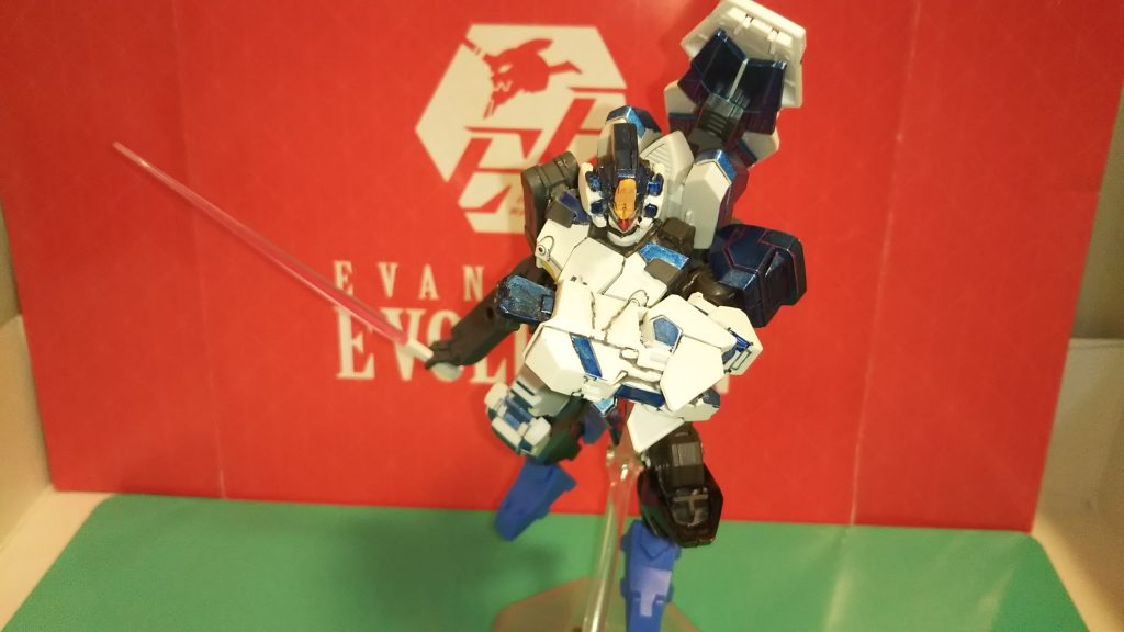 作業アームでもビームサーベルをもつことができる