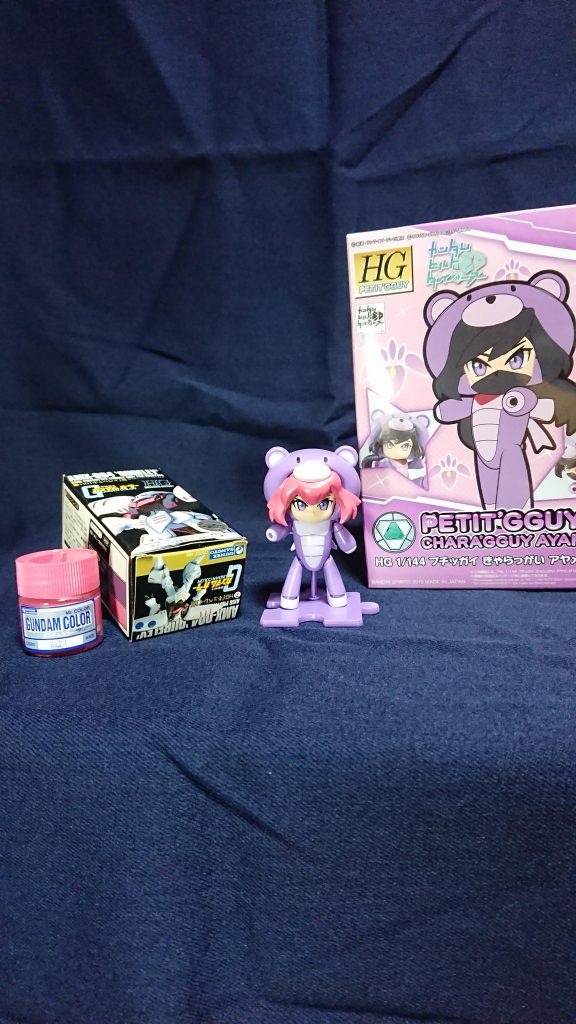 髪の塗装は、ハマーンらしさにこだわって、ガンダムカラーセット、キュベレイ用のピンクを使用してます。