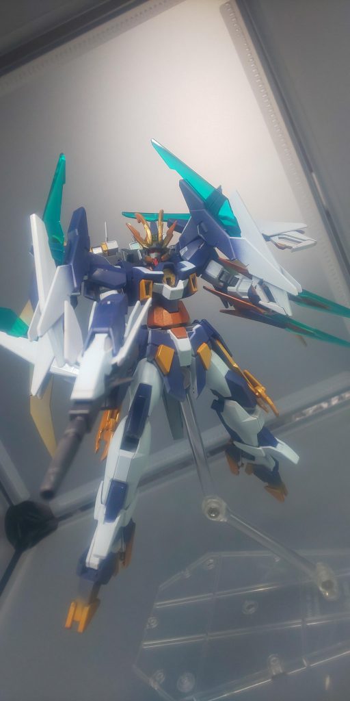 メインポーズ。よく見るとオッドアイです。