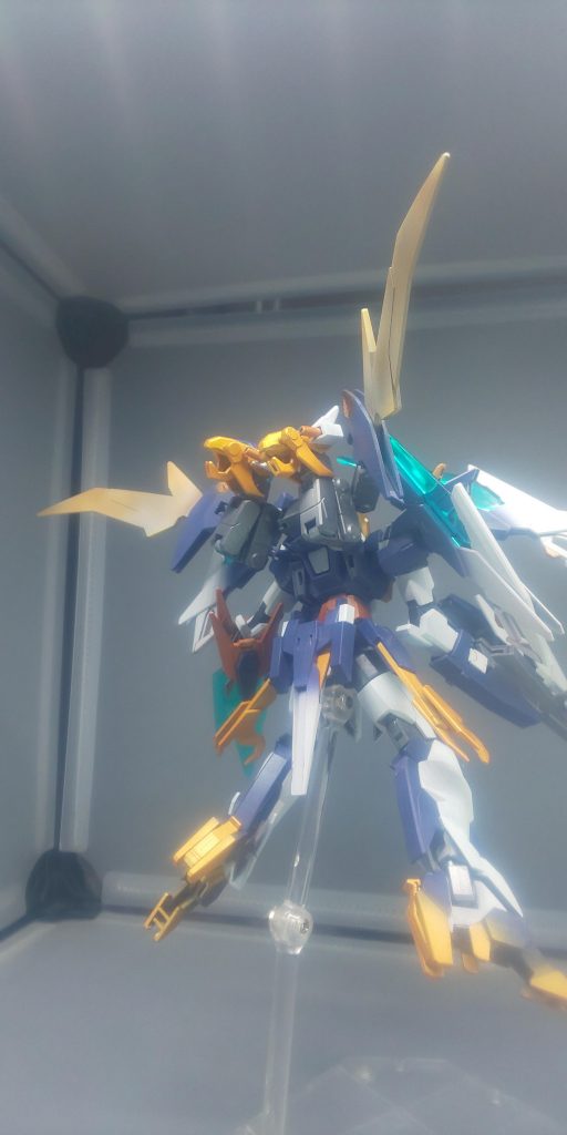 バック。背部ユニットの一部がまるまるGアルトロンのバックパックから拝借。