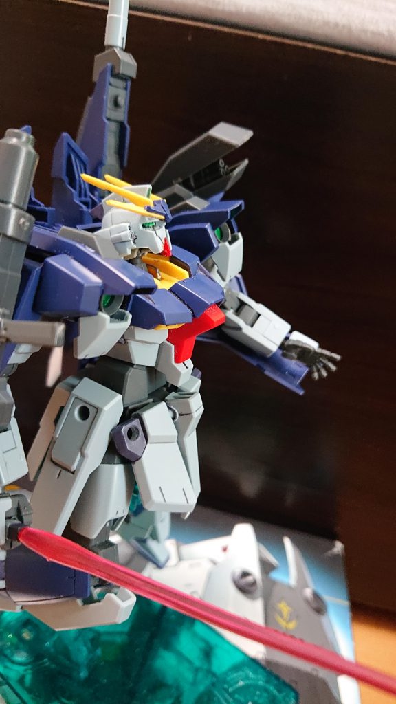 ↑肩部ガトリングポッドでハイザックを撃墜するミナミ機
◆ネオ・ジオン兵A「あぁ……エレナ……」
◆ミナミ「敵を…撃墜した…殺したの…私…」
 そんなミナミ機の直上に…