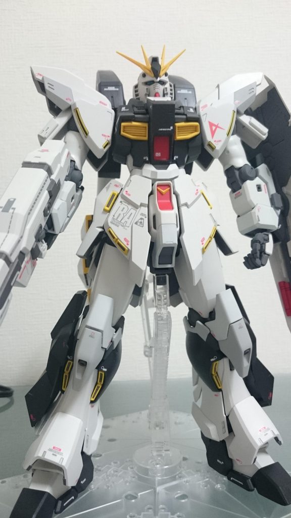 フルサイコフレームのνガンダムです。これぞサイコマシーン!これぞアムロ専用!と、言う感じに。写真が下手ですが、実物はもう少しカッコいいですw