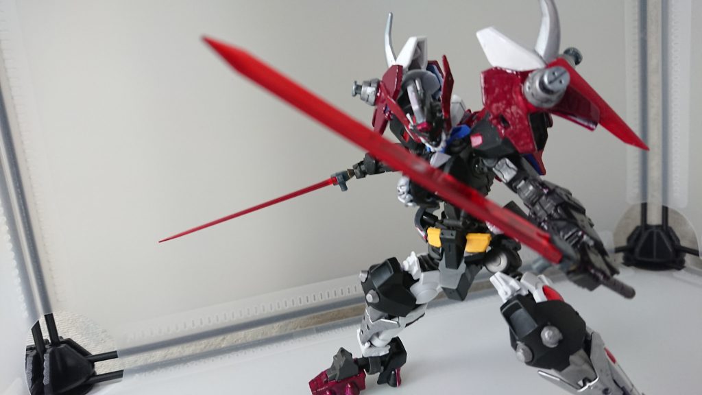 二刀流、それらを合わした双槍のみが武器です