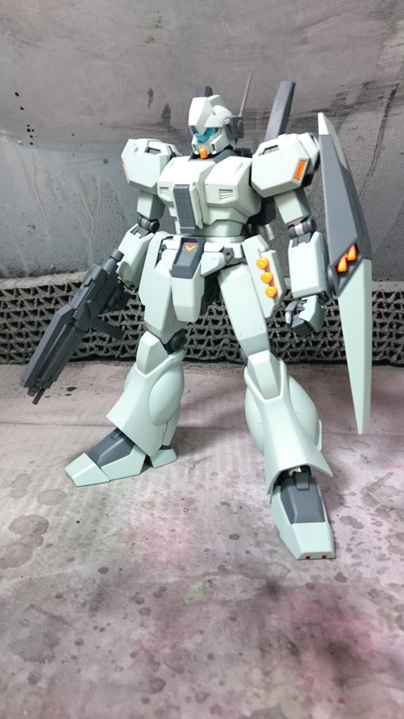 「そんな配色、修正してやる!!」って感じで塗り直しました。
オリジナリティを追求する時にはちゃんと計画立てなきゃいけないという教訓になったのでこの失敗は無駄ではないはず()