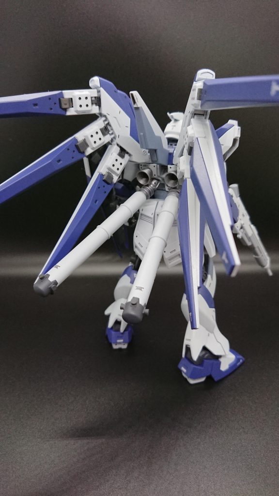 プロペラントの付け根部分はカッパー色を持っていなかったので、紫がかったシルバー色で塗装しました。