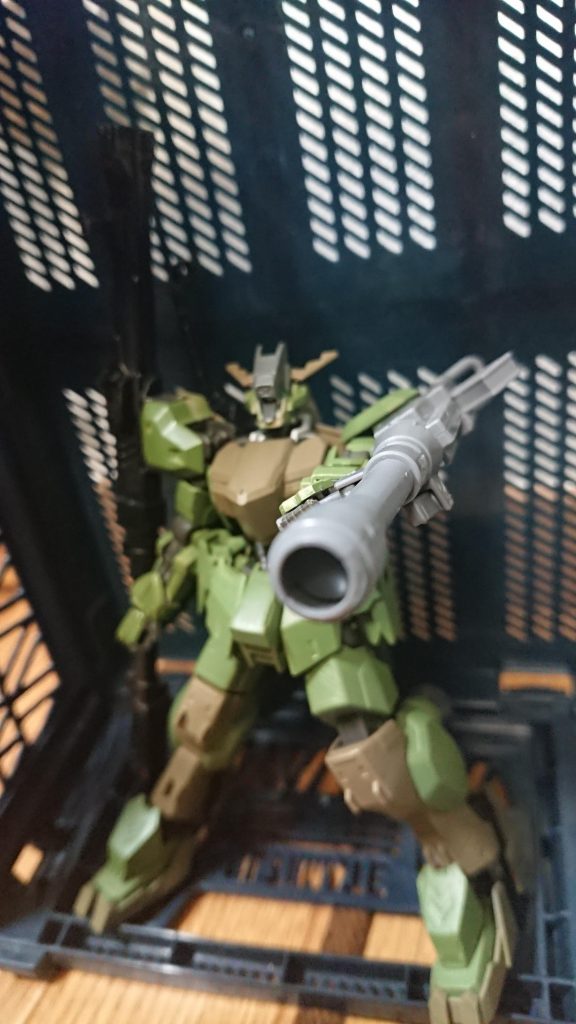 せっかく、三ミリジョイントが余っているので今度、バズーカやレールガン6門装備の装備を作っていきます。