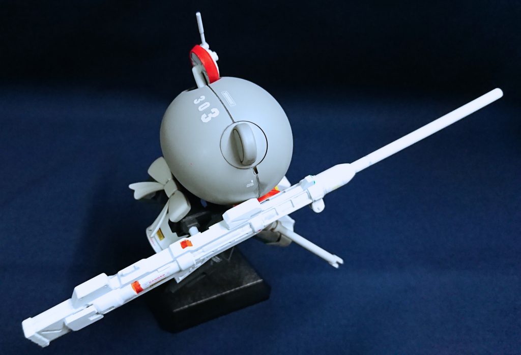 その時ちょうどMGのディープストライカーが発売された時だったので、ウケを狙って色々パーツを集めてそれっぽい感じにしてみました。1枚目の画像は箱絵をイメージしております♪