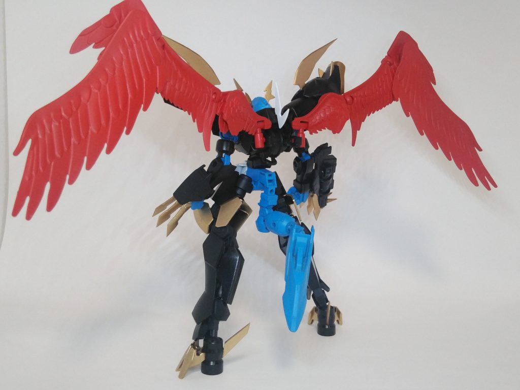 バックショット。尻尾の根元が可動しないのがネック。つま先はグレイズアインの4本爪を切り落として3本にしたあと下駄を増やして高さを調整。