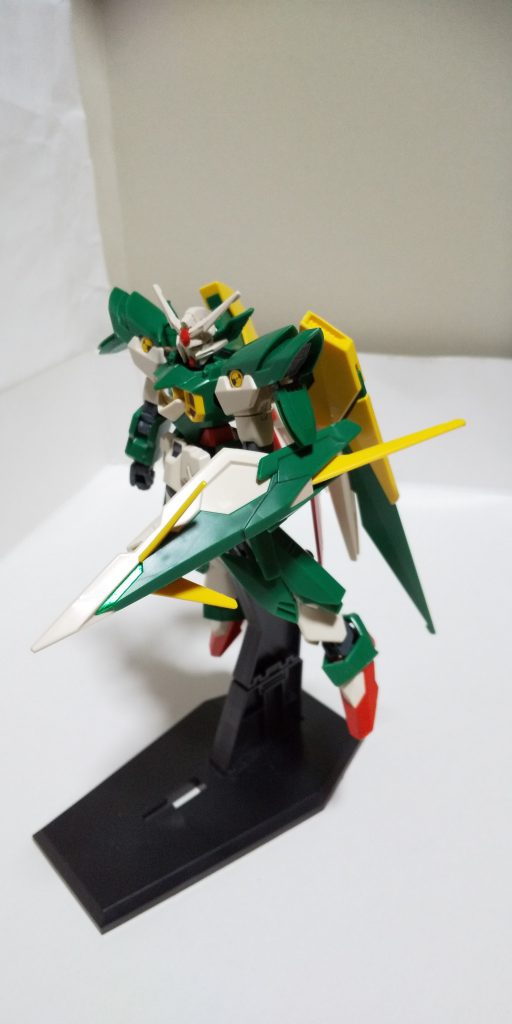 リナーシタウイングシールド構え
ウイングガンダムのシールドと違う構えでなかなか格好いいです。
スミ入れだけでこんなに引き締まります。