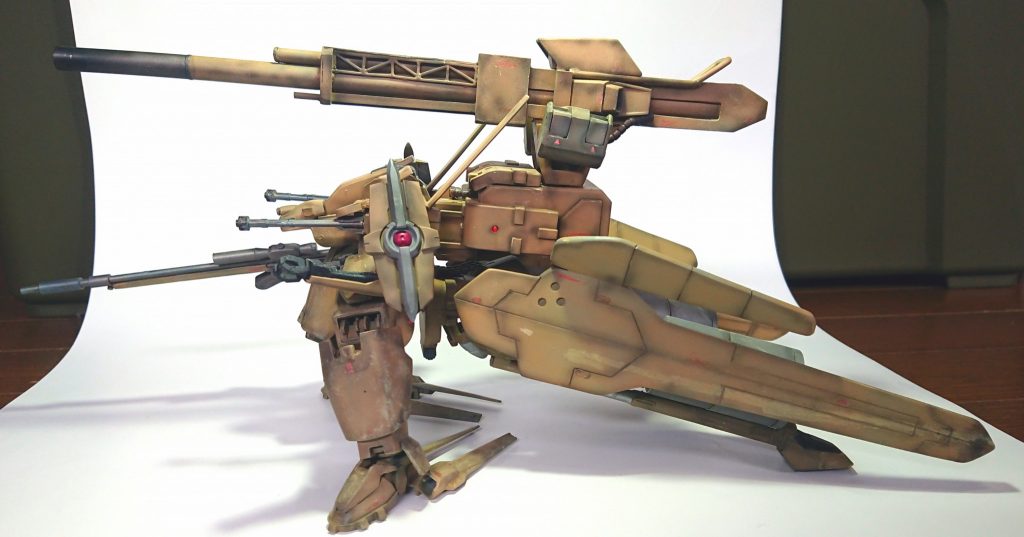 サイドビュー
ティエレンを軸にジャンクパーツをこれでもかとくっ付けてます