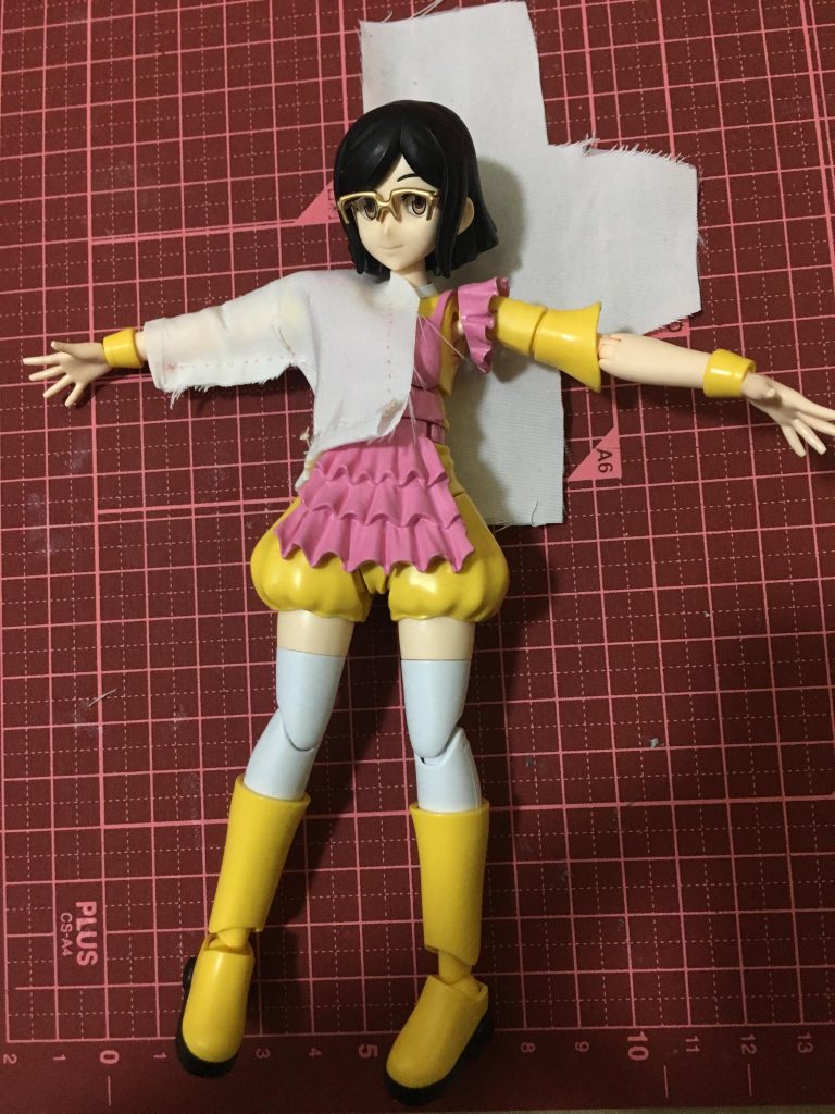 チナッガイの上着作成。縫った後にひっくり返して完成。